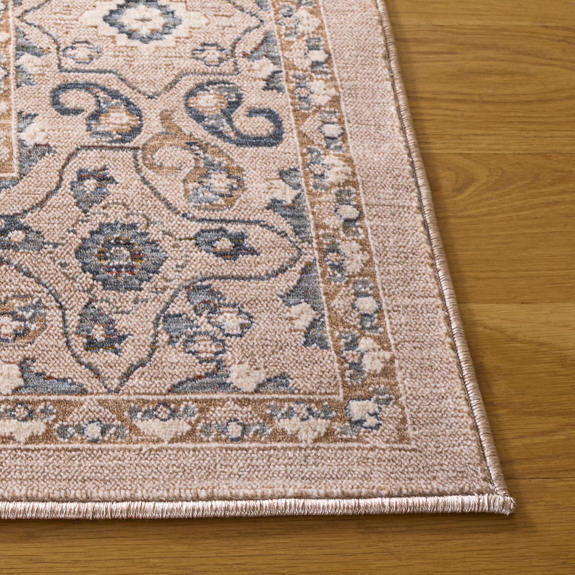 Safavieh Sutton Area Rug, Beige Navy, 6' x 9'