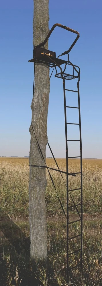 Muddy Sky Rise Ultra-Wide Single Ladder Stand