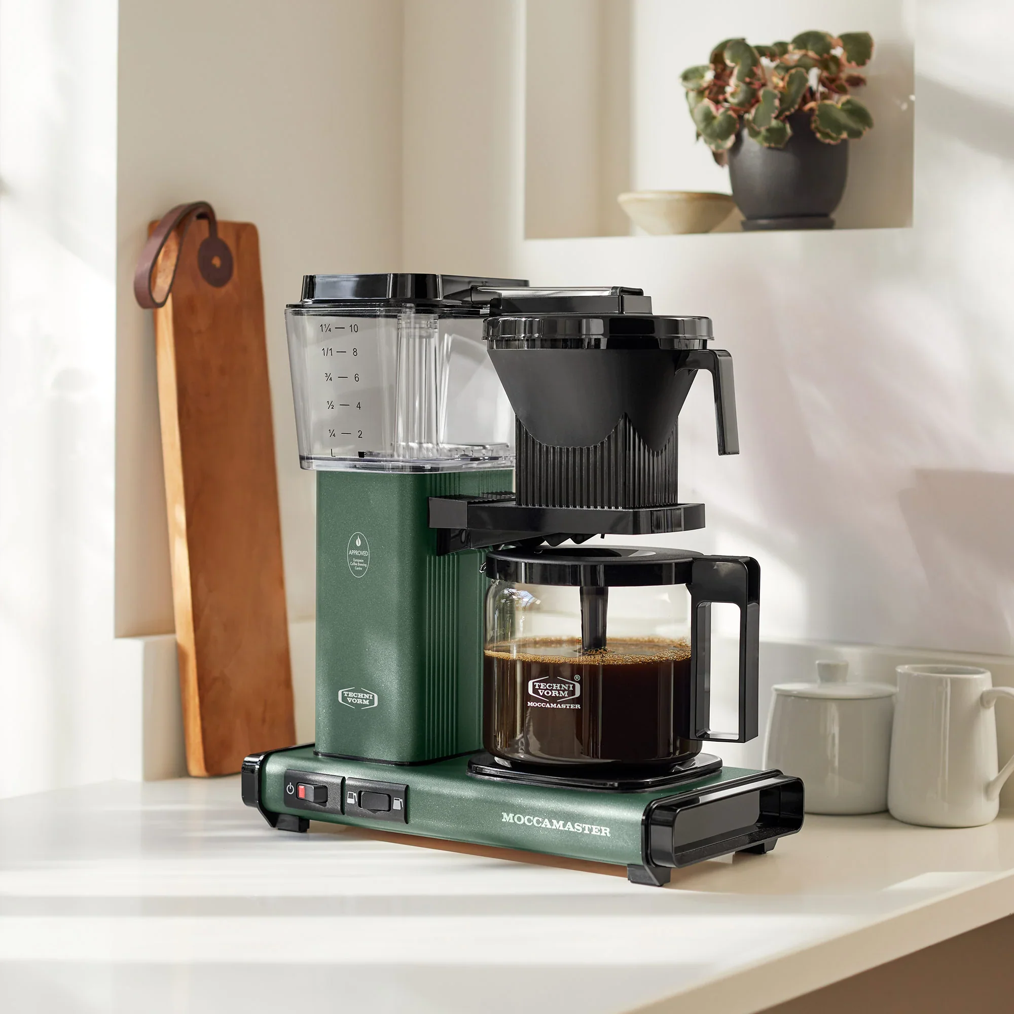 Moccamaster KBGV Select 10-Cup Coffee Maker in Juniper