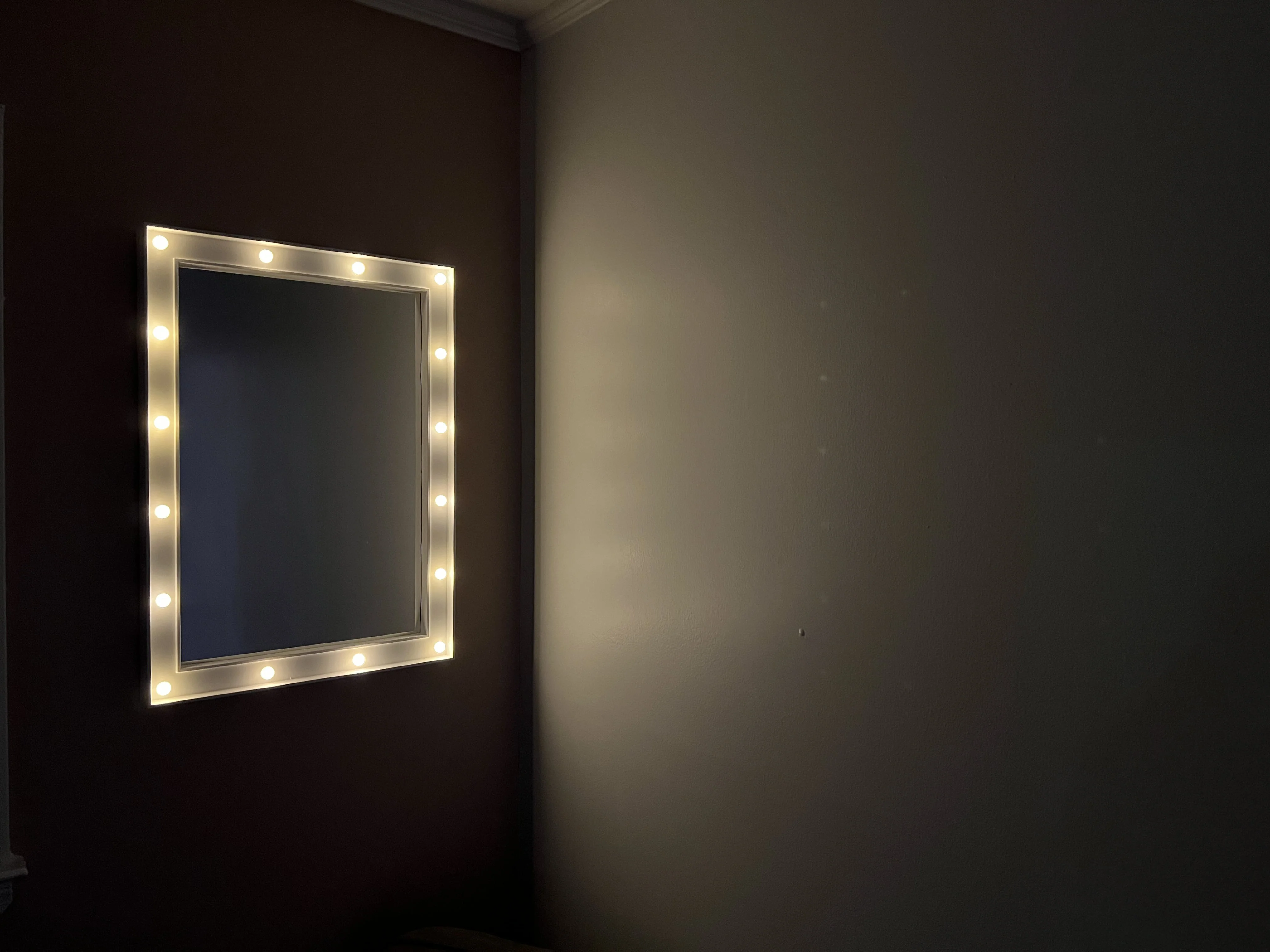 Justice 18" x 22" Rectangle Lighted Wall Mirror, White