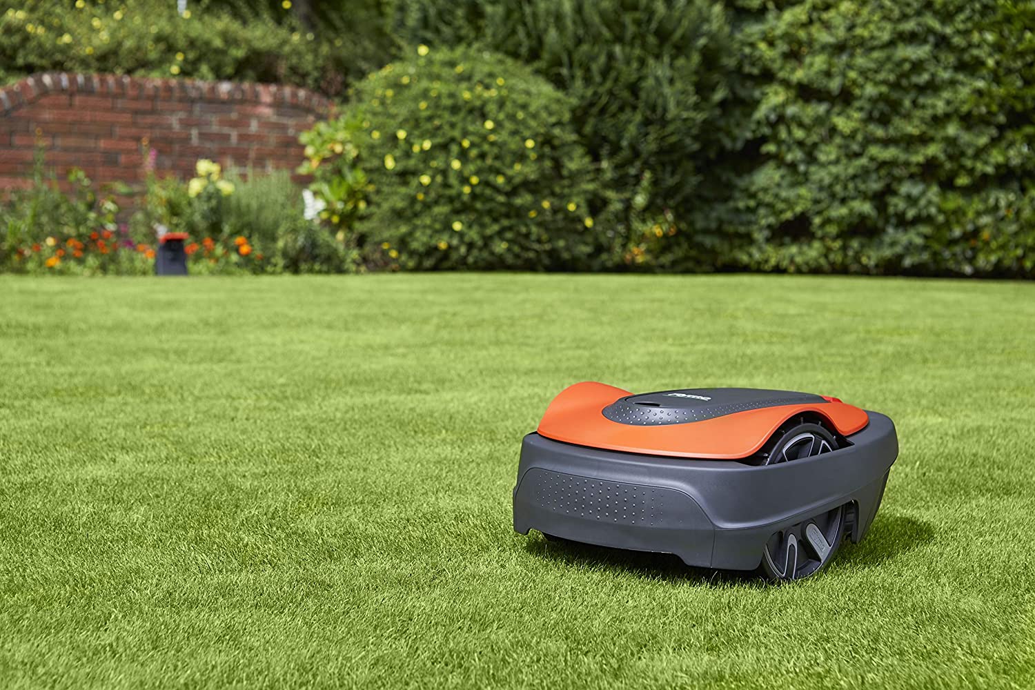 500 GO Robotic Lawn Mower