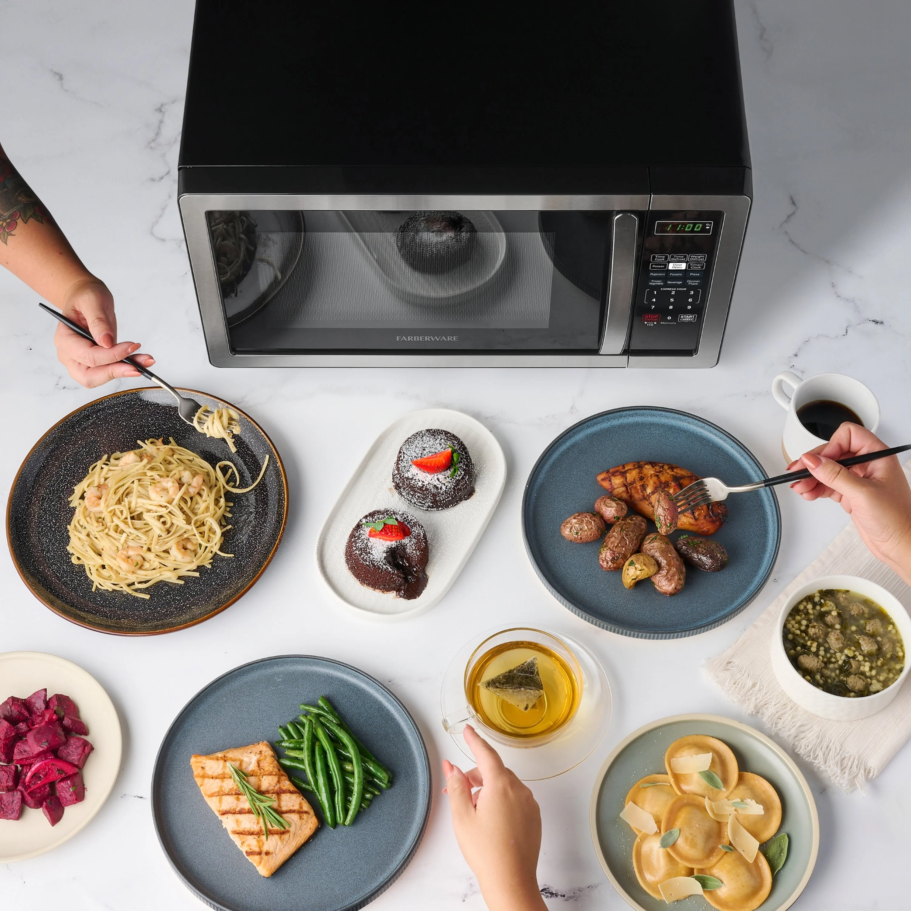 Farberware Classic 1.1 Cu. Ft. 1000-Watt Microwave Oven