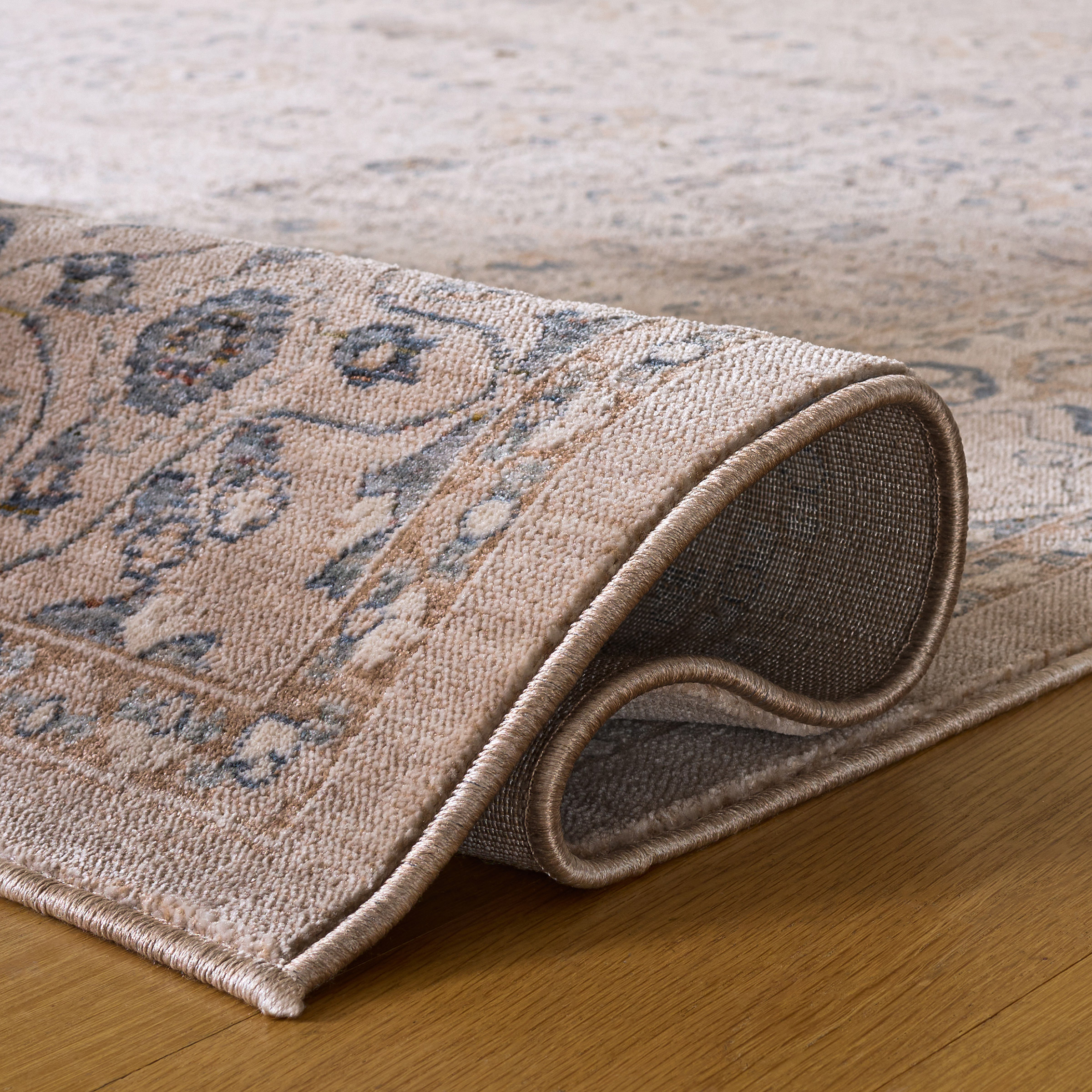 Safavieh Sutton Area Rug, Beige Navy, 5' x 8'
