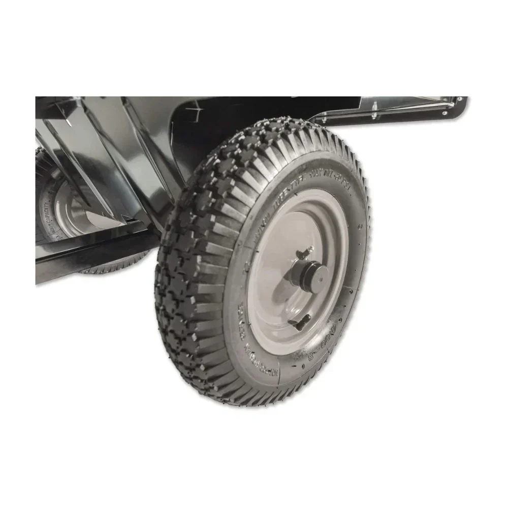 Steel tow hitch, load capacity 750 pounds